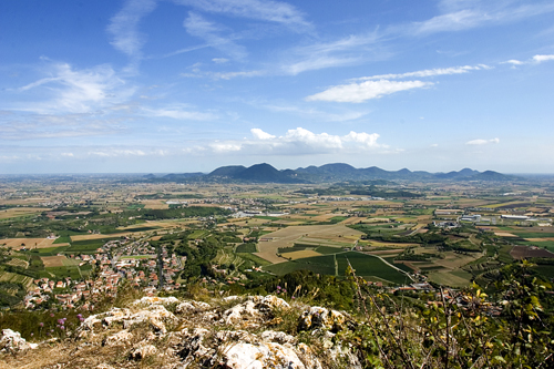 La splendida veduta di cui si può godere sulla cima del Monte Tondo